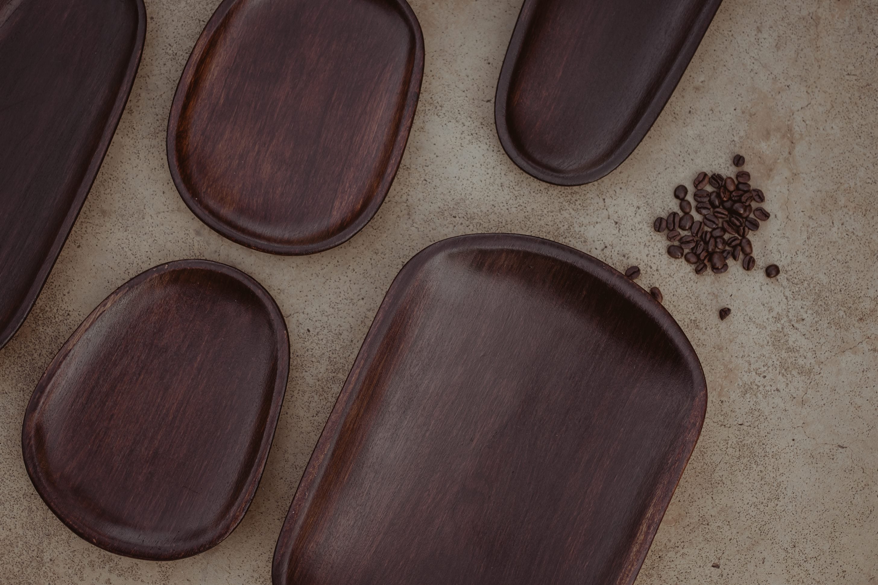 WOODEN SERVING PLATES